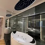 Saretta Luxury