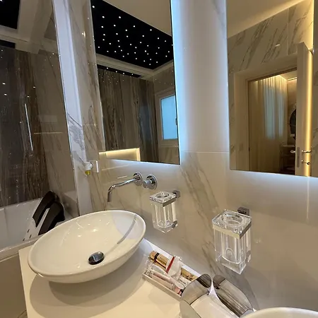 Saretta Luxury